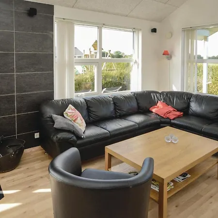 펜션 Lovely Home In Haderslev With Sauna *